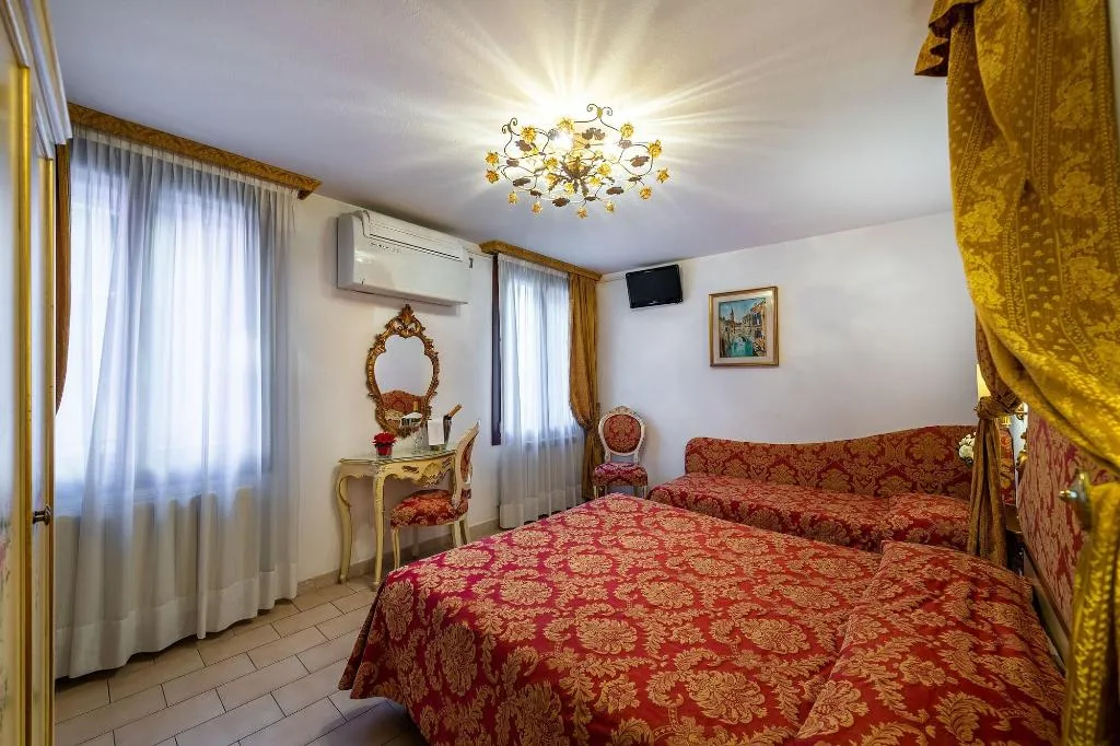 Room, Hotel Al Vagon, Venice