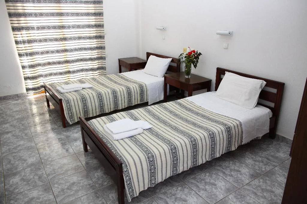STUDIO CAPACITY 2 Room, Mari Evans Apartments, Crete