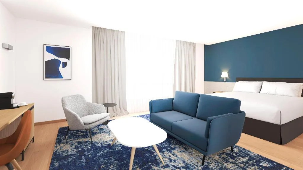 JUNIOR SUITE KING SIZE BED Room, Crowne Plaza Madrid Airport, Madrid