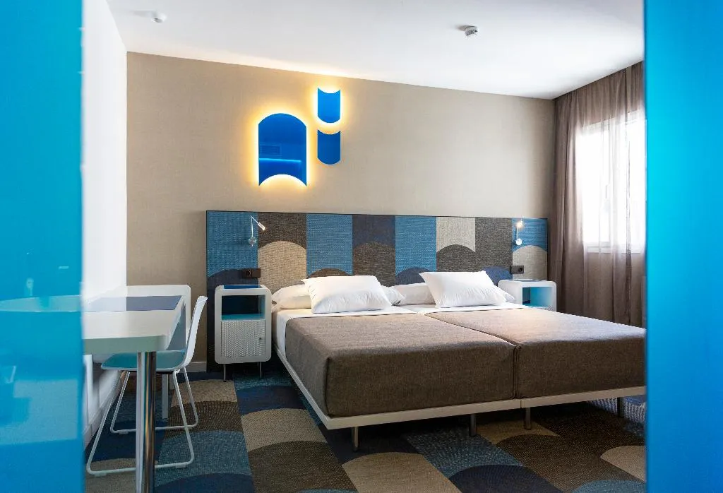 DOUBLE SINGLE USE STANDARD Room, Macia Sevilla Kubb, Seville