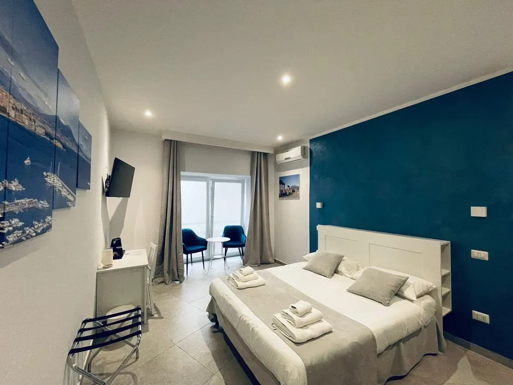 FAMILY ROOM STANDARD Room, I Borbone, Naples