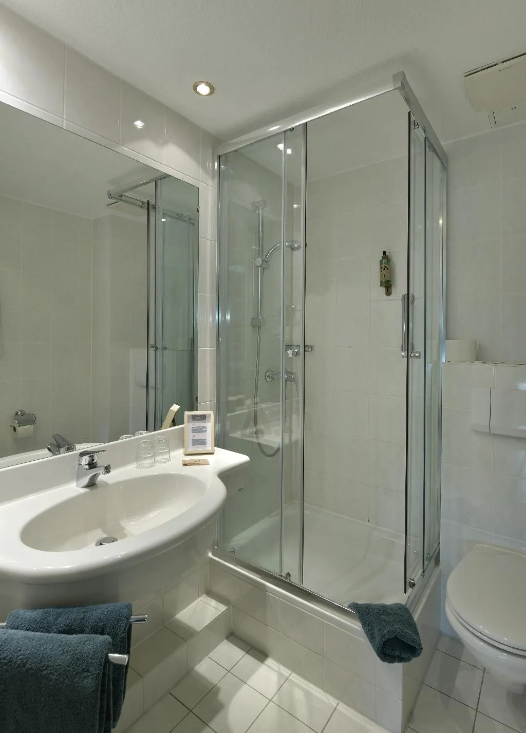 TRIPLE STANDARD Room, Hotel Birgit Berlin Mitte, Berlin