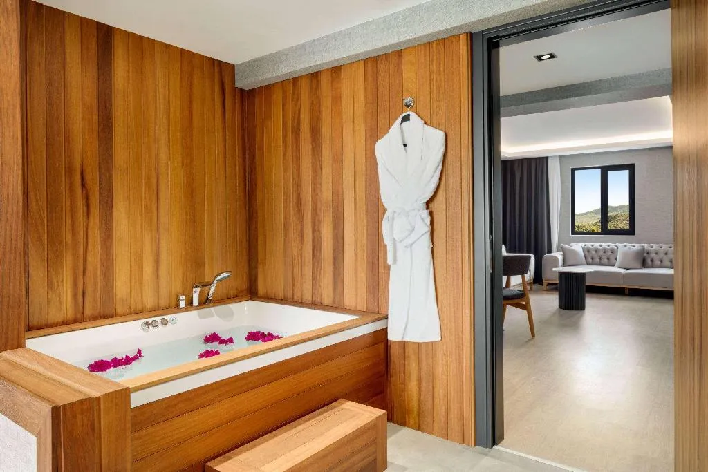 SUITE KING SIZE BED Room, Ramada By Wyndham Dalaman, Dalaman