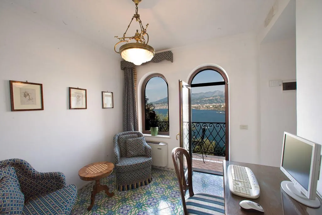 SUITE SEA VIEW Room, La Tonnarella, Naples