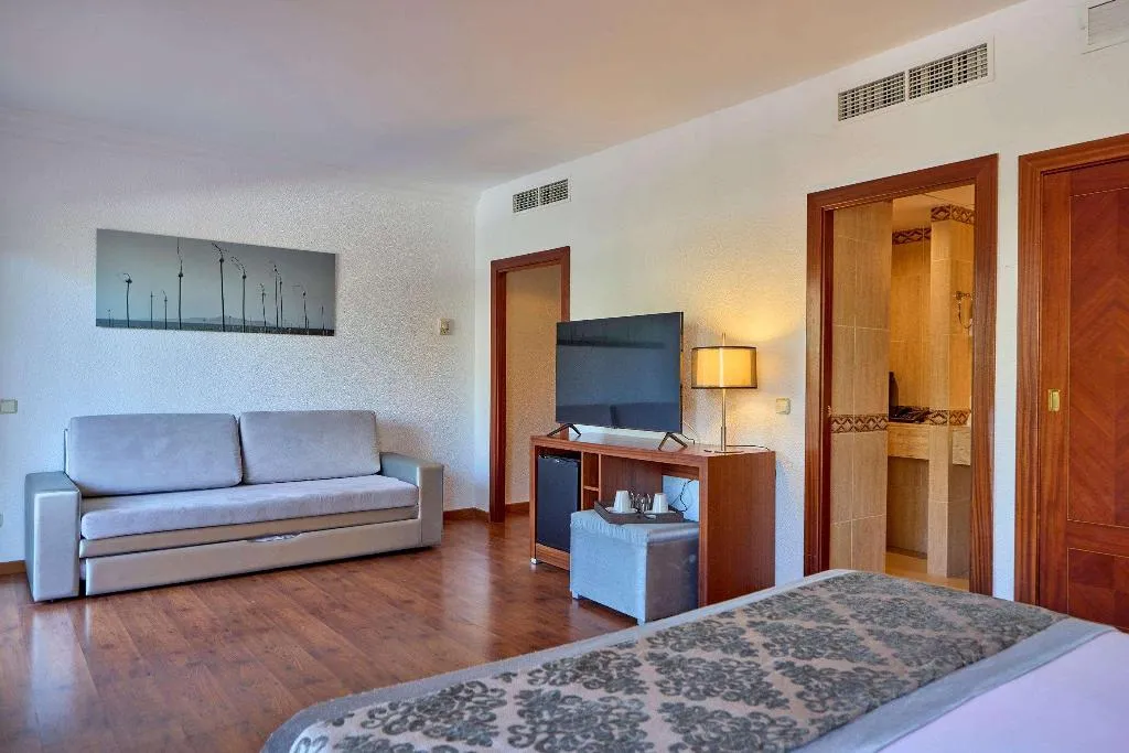 Room, Zafiro Rey Don Jaime, Majorca
