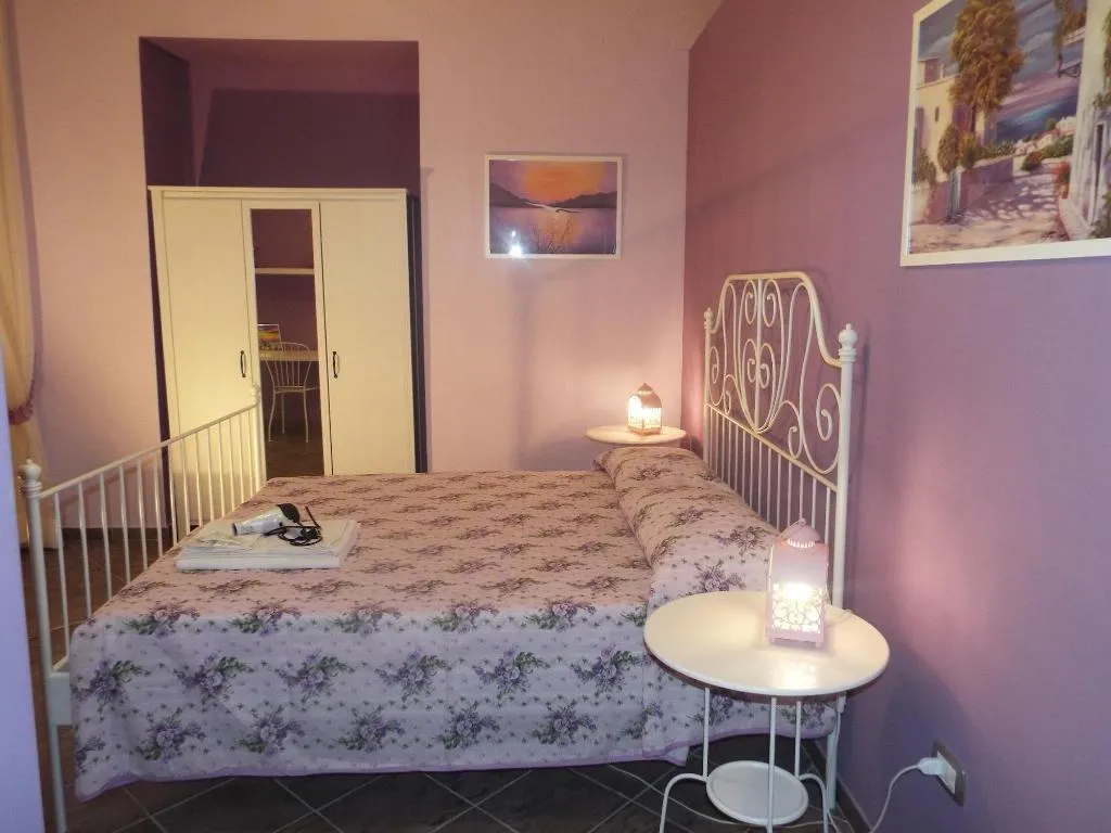 Room, B&B In giro per Napoli, Naples