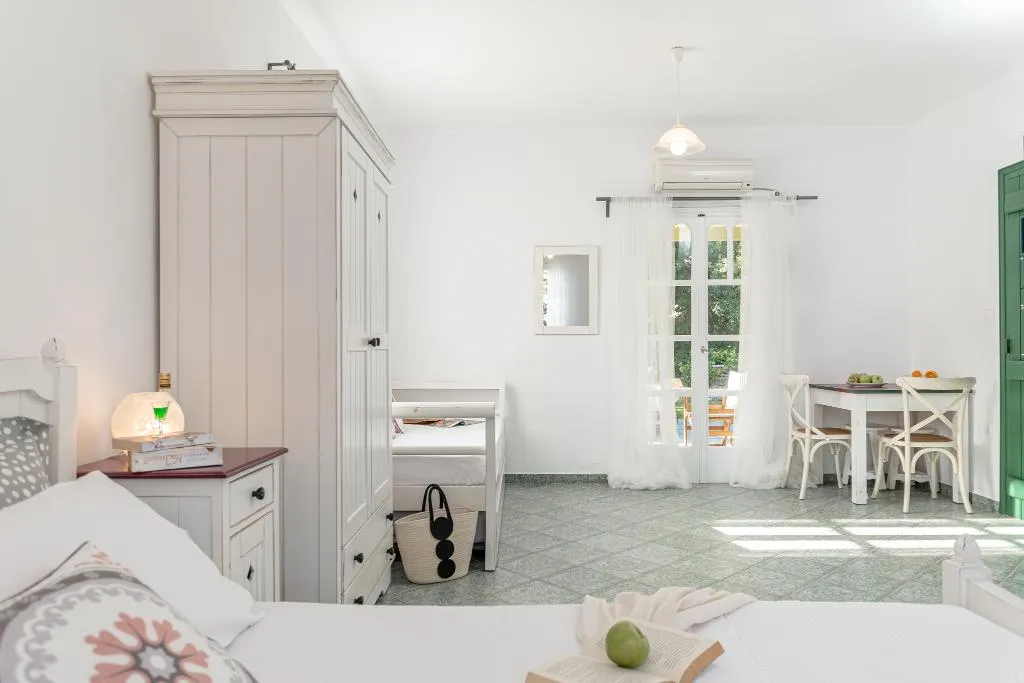 FAMILY ROOM DELUXE WITH TERRACE Room, Palatiana Agriturismo - Philoxenia Cottages, Crete
