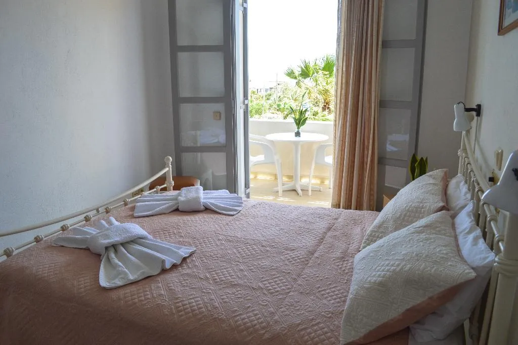 Double or Twin STANDARD Room, Castro, Santorini