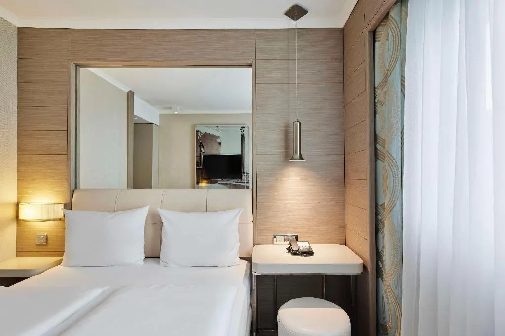 Room, Titanic Comfort Mitte, Berlin