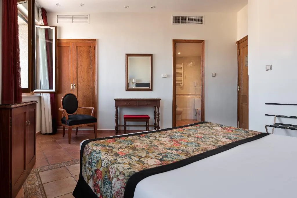 Room, Dorma Alfonso VIII, Madrid