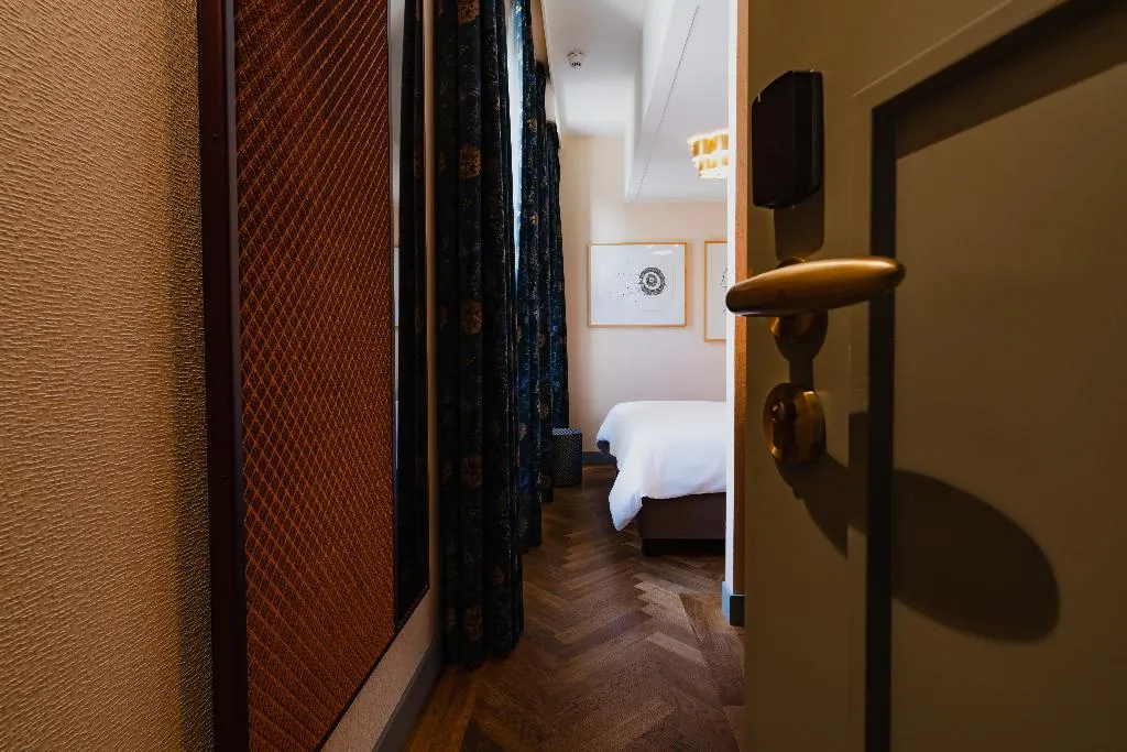 DOUBLE BASIC Room, Hotel Mercier, Amsterdam