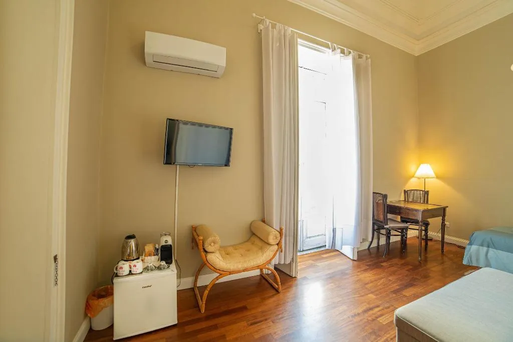 Room, Le 4 Leggende, Catania