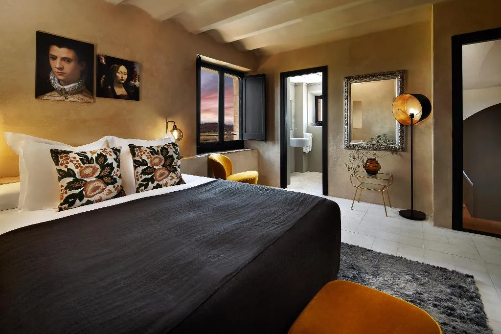 Double or Twin STANDARD Room, Hotel Castell D'Emporda, Barcelona