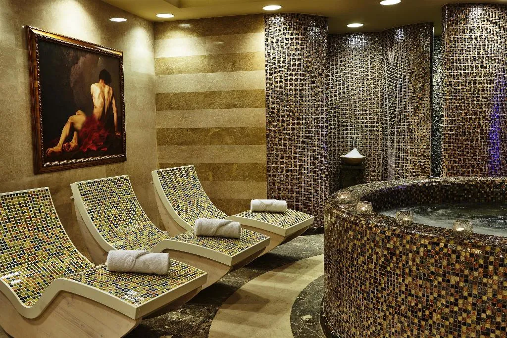 Sports and Entertainment, Kempinski Palace Cairo, Cairo