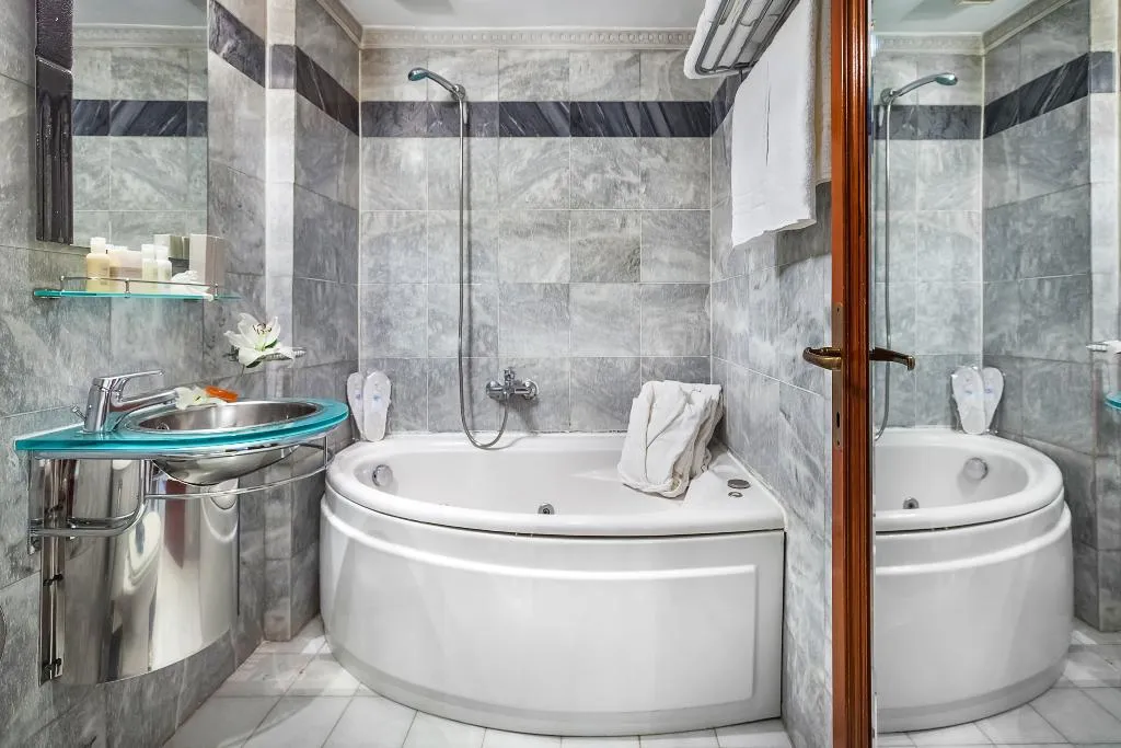 JUNIOR SUITE CITY VIEW Room, Imperial Palace | Classical Hotel Thessaloniki, Halkidiki