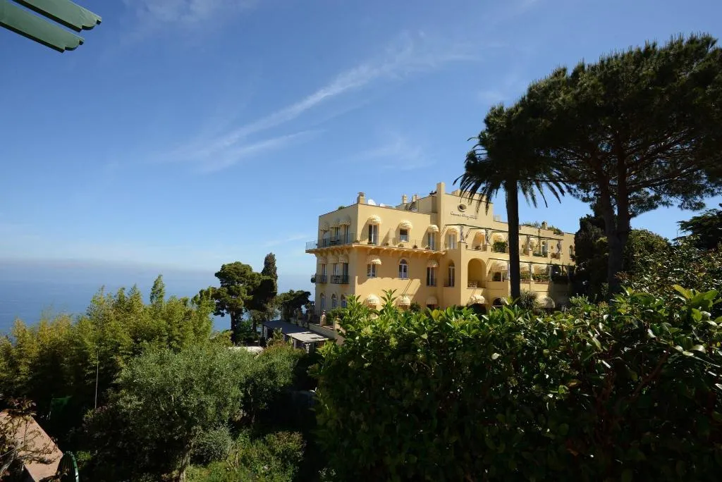 General view, Caesar Augustus, Naples