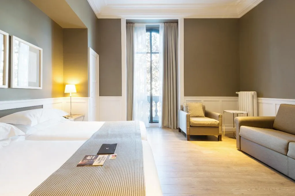 DOUBLE SUPERIOR Room, Granvia, Barcelona