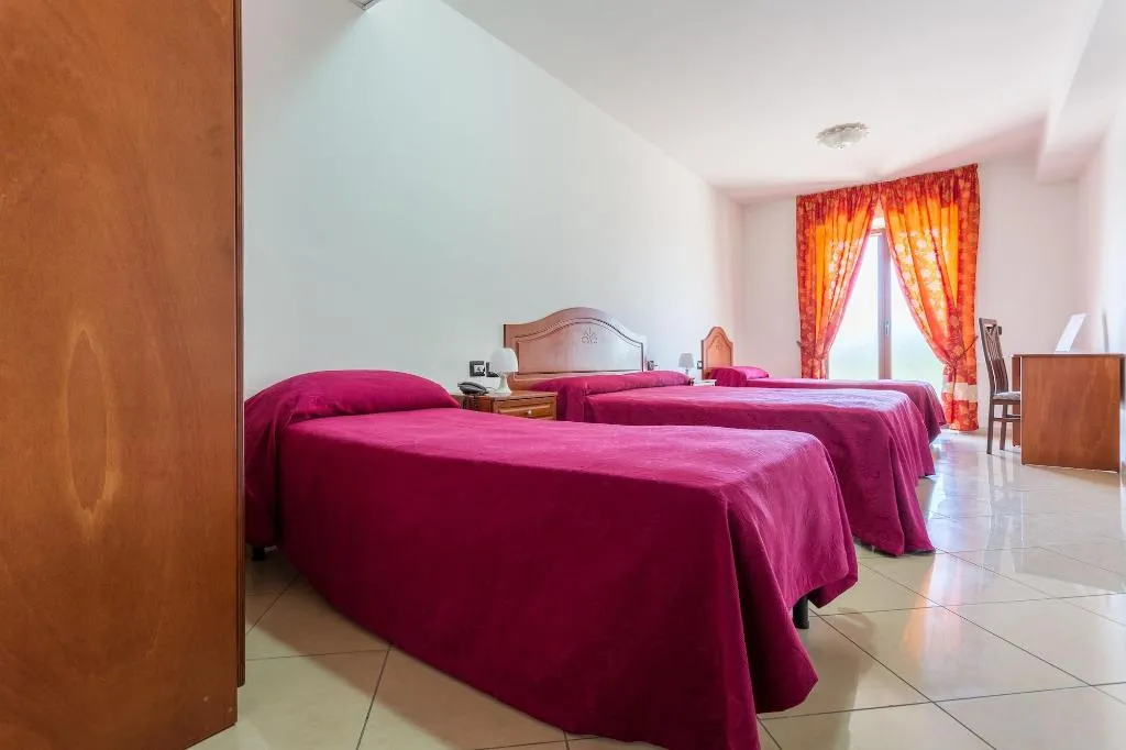 Room, Hotel Plaza, Naples
