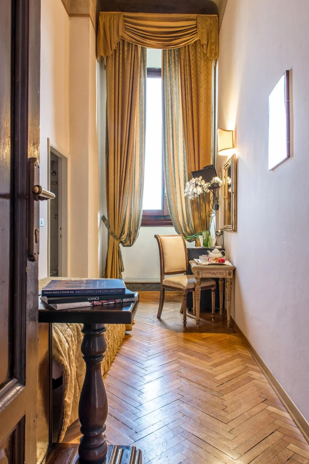 SINGLE STANDARD Room, Paris, Florence
