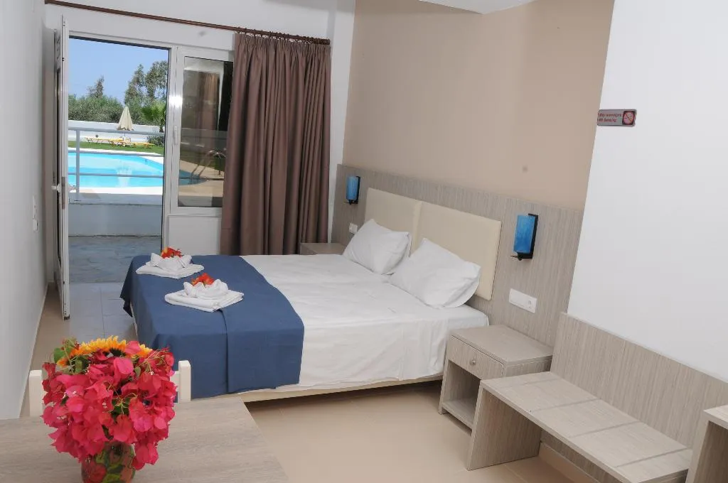 STUDIO SUPERIOR POOL VIEW Room, Mastorakis Studios, Crete