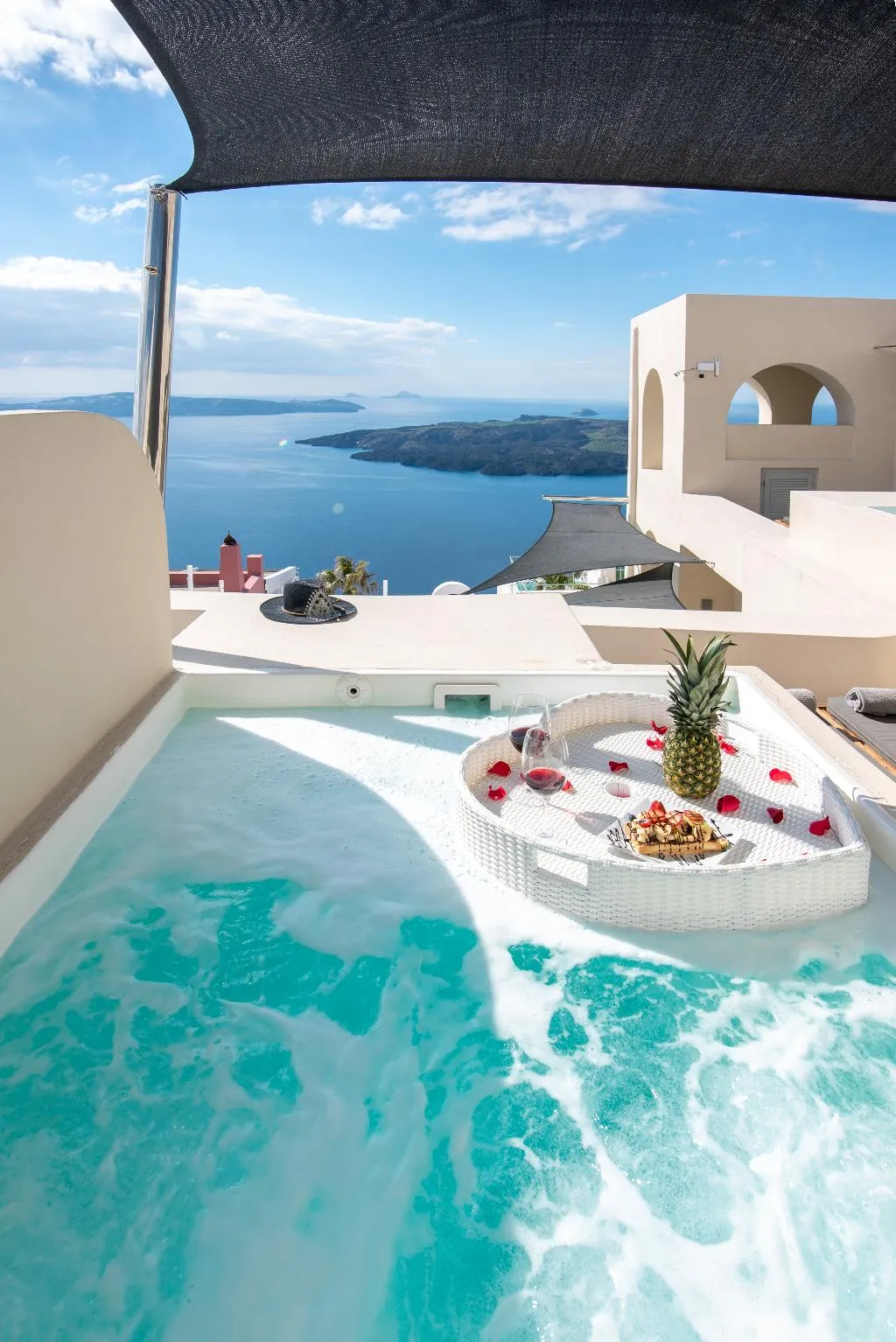 SUITE WITH VIEWS Room, Caldera Cliff Illusion Suites, Santorini