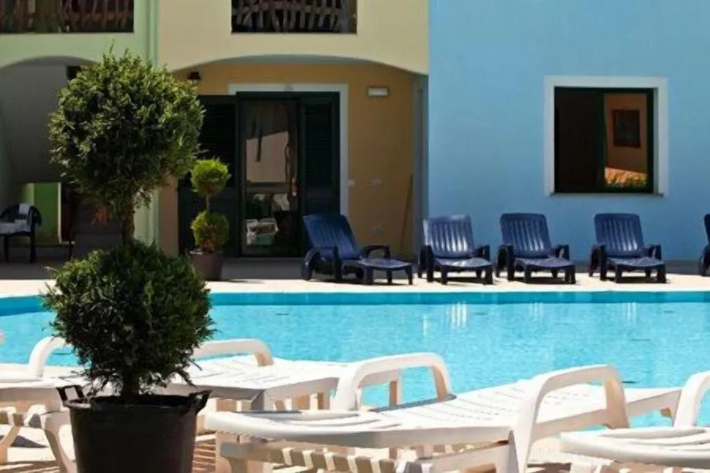 Pool, Ariadimari, Alghero