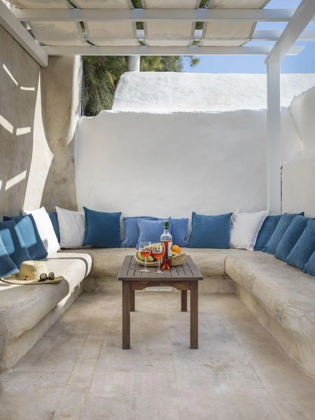 Sports and Entertainment, Carbonaki Hotel, Mykonos