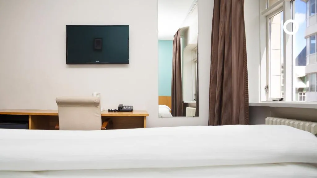 DOUBLE STANDARD Room, Center Hotels Klopp, Reykjavik
