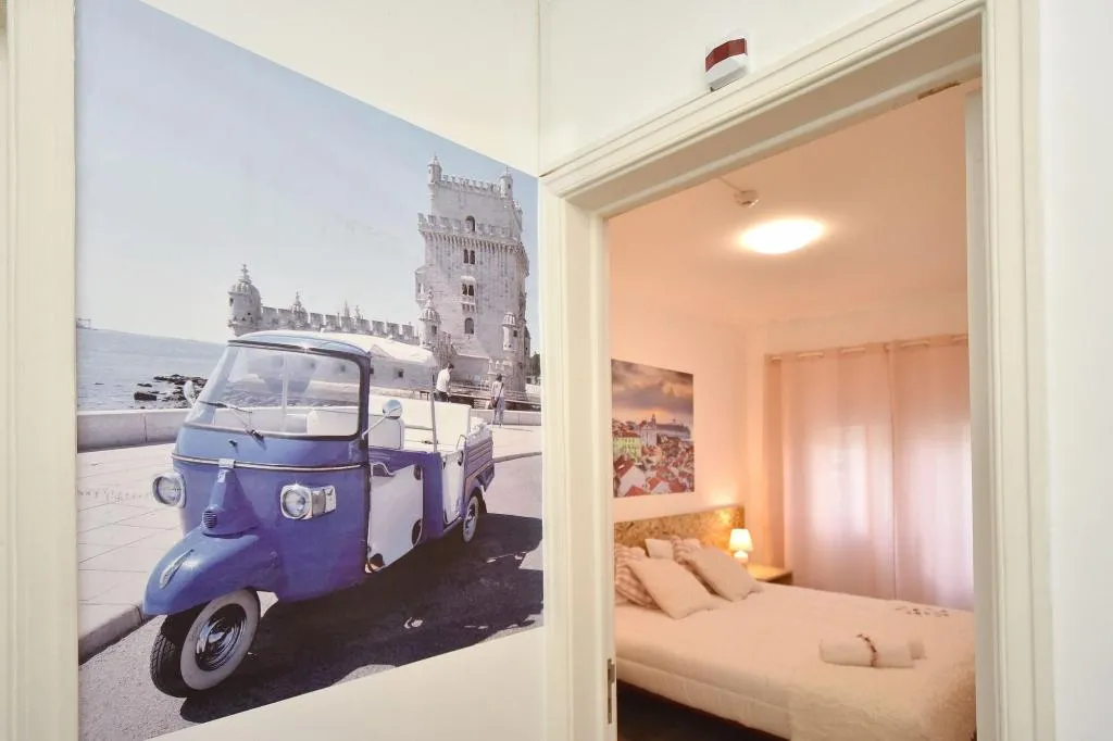 Lobby, Tuk Tuk Hostel, Lisbon