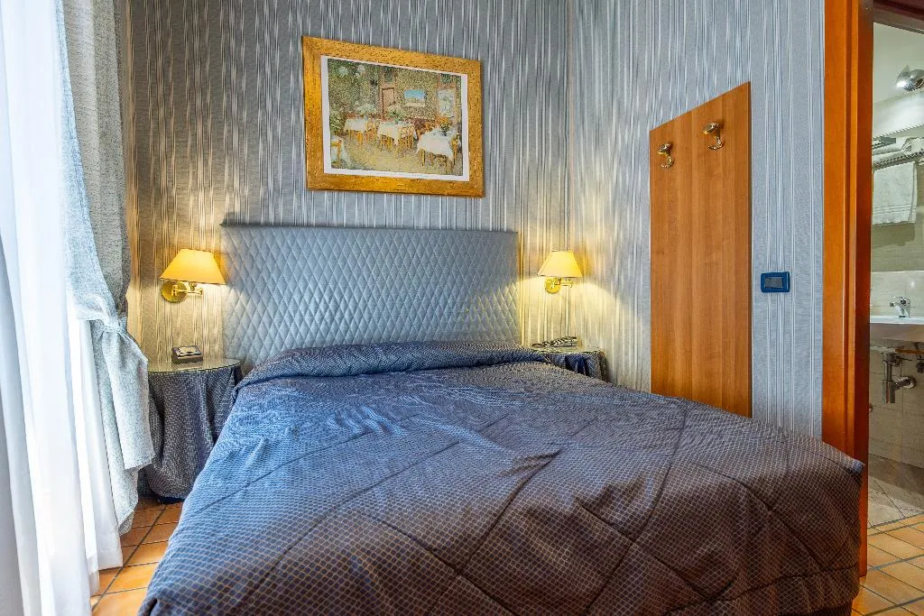 DOUBLE STANDARD Room, Hotel Lirico, Rome