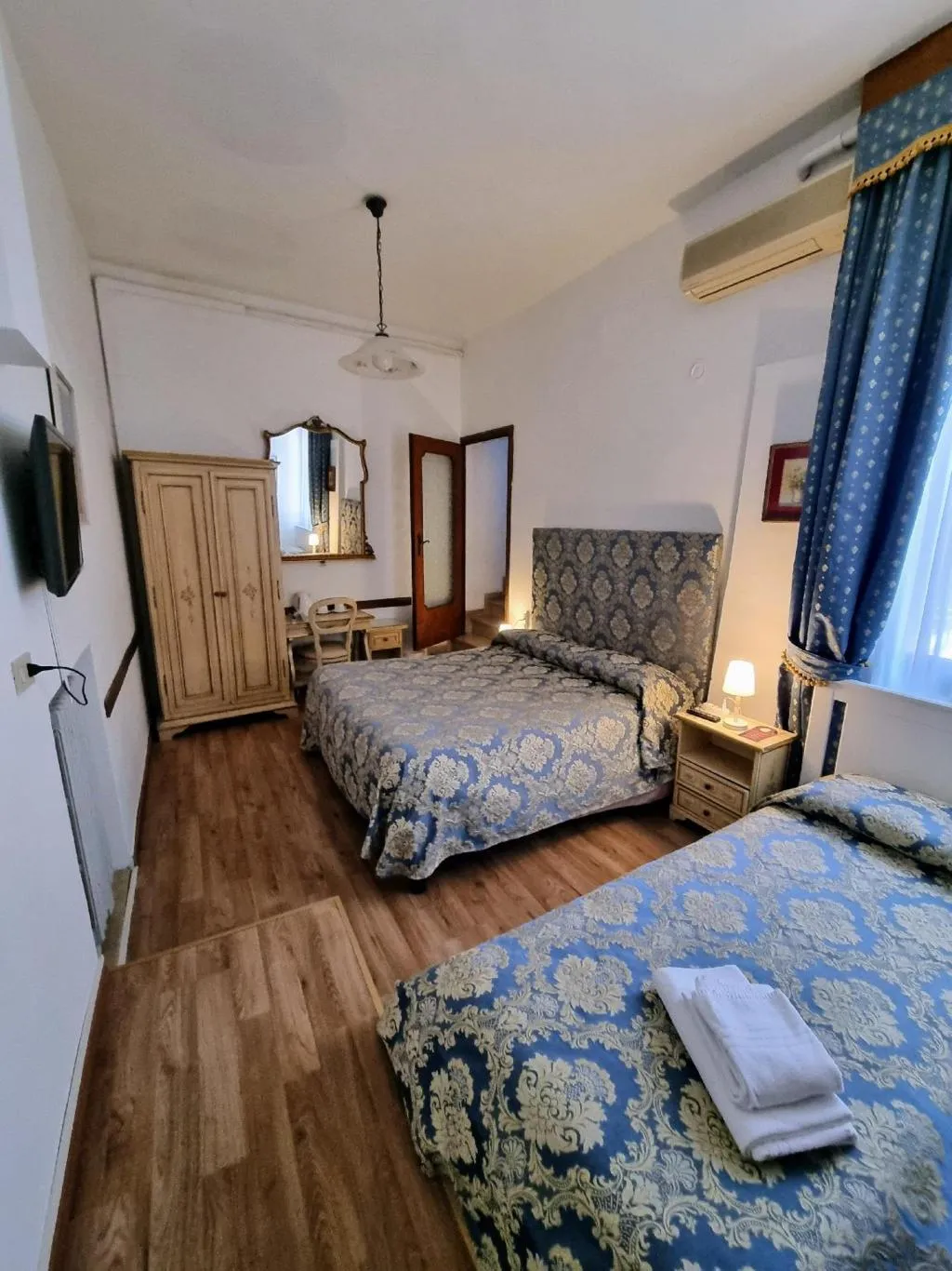 Room, Hotel Casa Peron, Venice