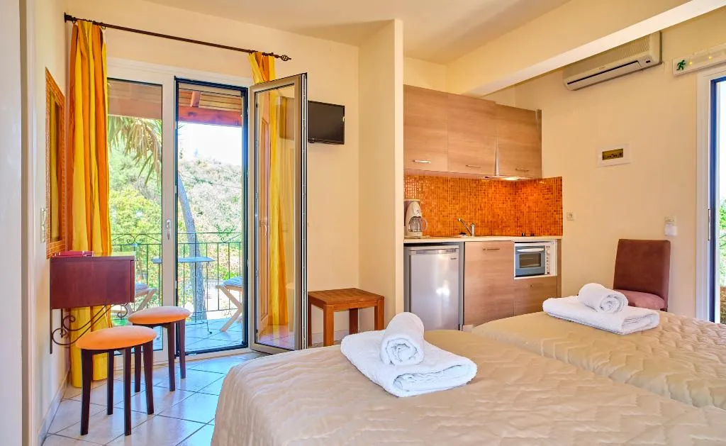 STUDIO SIDE SEA VIEW Room, Chrismos Luxury Suites & Studios, Corfu