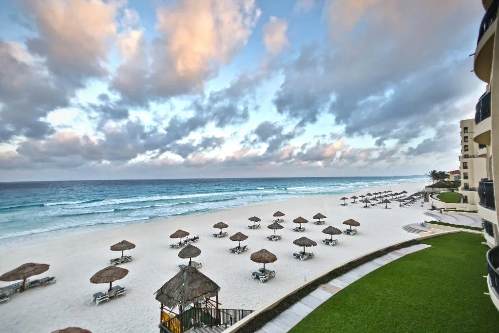 Beach, Holiday Inn Club Vacations The Royal Sands All Inc, Cancun Area