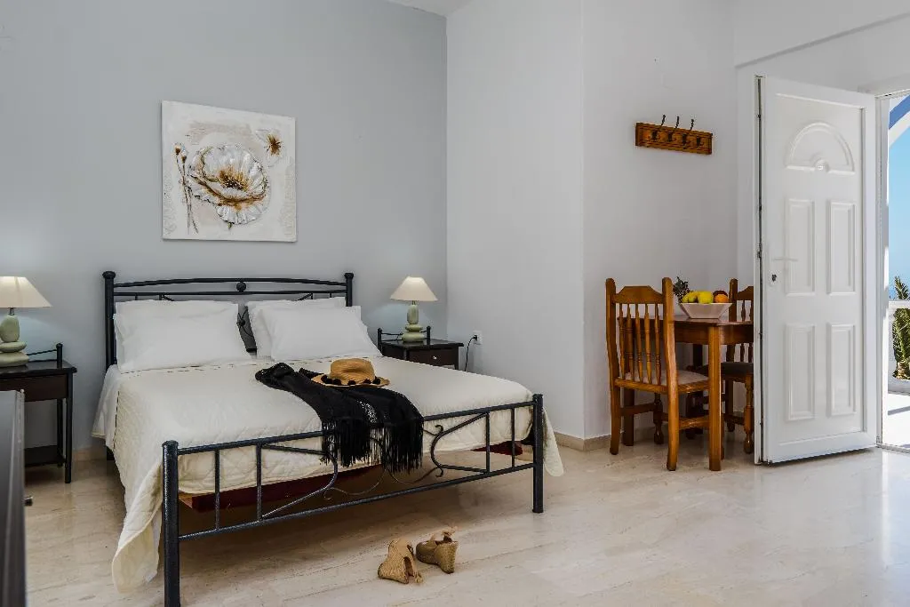 Double or Twin STANDARD Room, Stavros Villas, Santorini