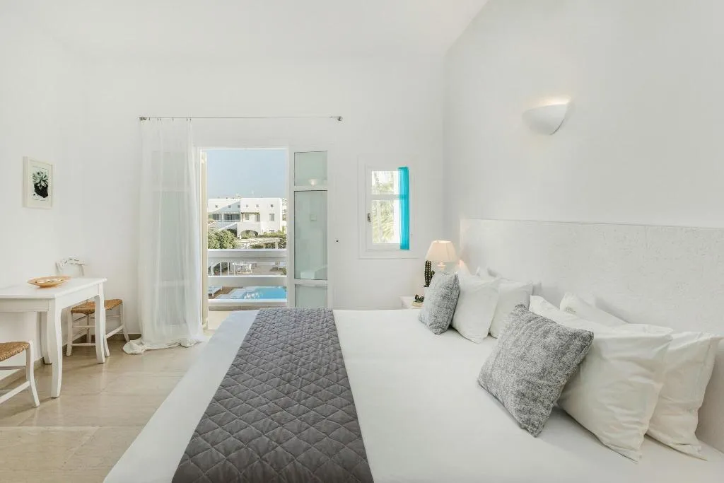 TWIN SUPERIOR POOL VIEW Room, Corfos Hotel, Mykonos