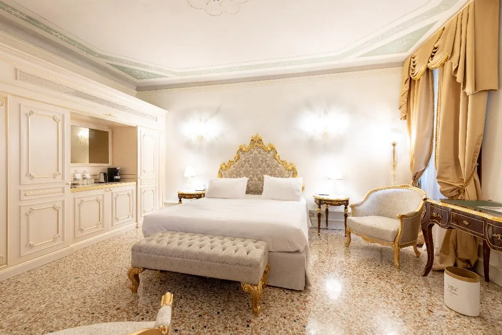 SUITE DELUXE Room, Cà Bonfadini Historic Experience, Venice