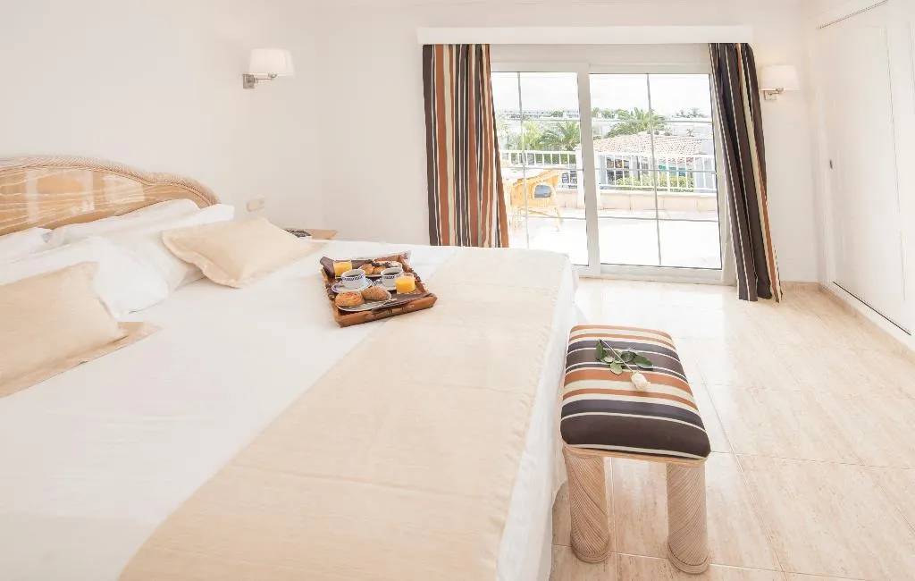 APARTMENT TWO BEDROOMS Room, Ona Village Cala d'Or, Majorca