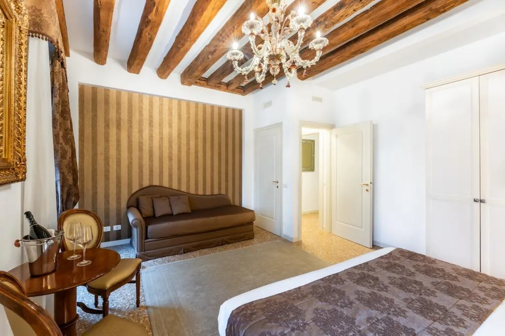 APARTMENT DELUXE CAPACITY 4 Room, San Teodoro Palace  - Luxury Apartments, Venice
