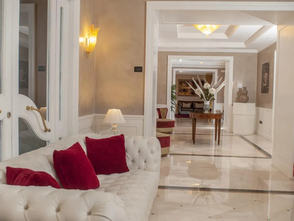Lobby, Hotel San Pietro, Naples