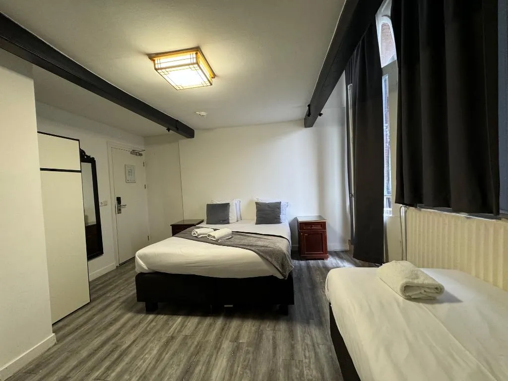 TRIPLE STANDARD Room, Hotel La Belle Vue, Amsterdam