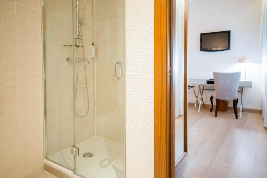 DOUBLE STANDARD Room, Hotel Opera, Madrid