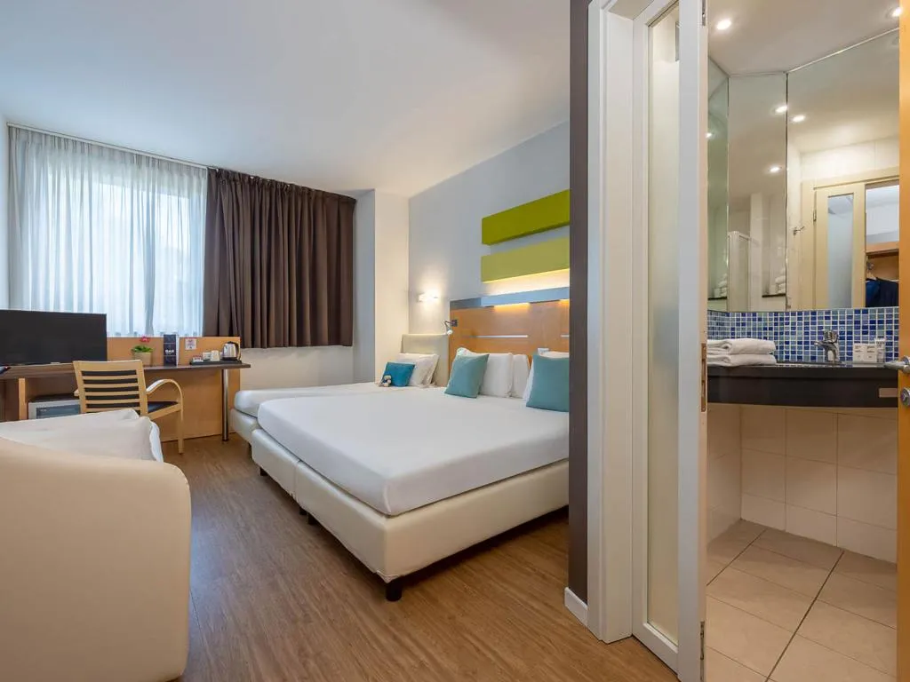 FAMILY ROOM STANDARD Room, iH Hotels Milano Gioia, Milan