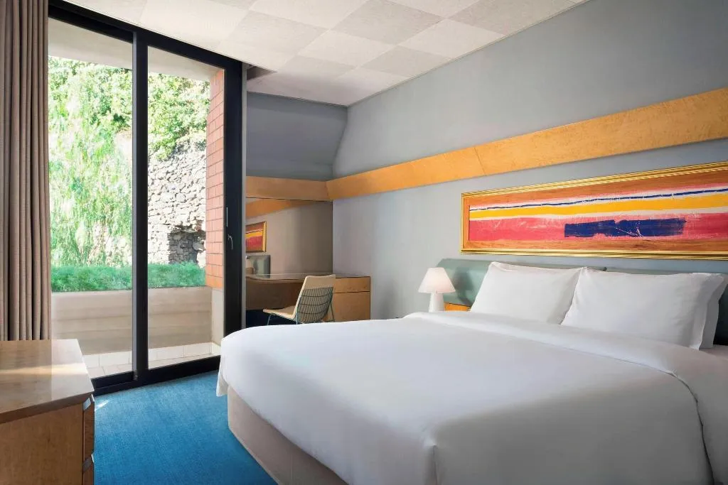DOUBLE CLASSIC QUEEN BED Room, Four Points by Sheraton Catania Hotel & Conference, Catania