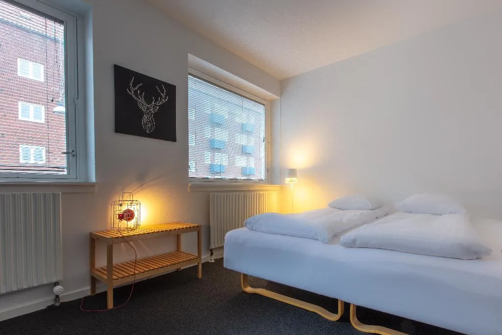 DOUBLE WITH SHARED BATHROOM Room, Sleepcph, Copenhagen