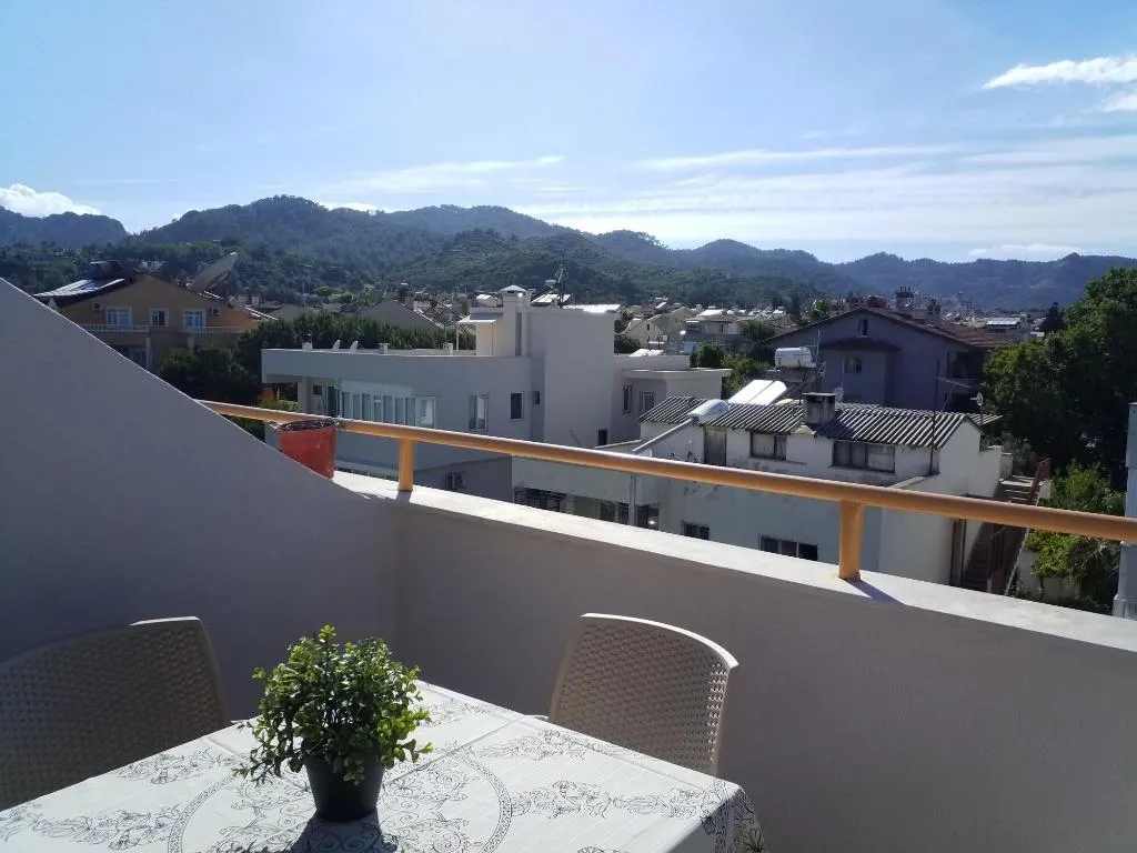 Room, Kamelya, Dalaman