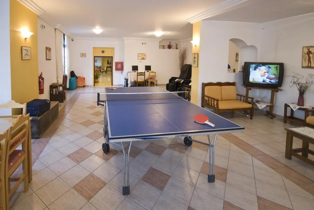 Sports and Entertainment, Makarios, Santorini