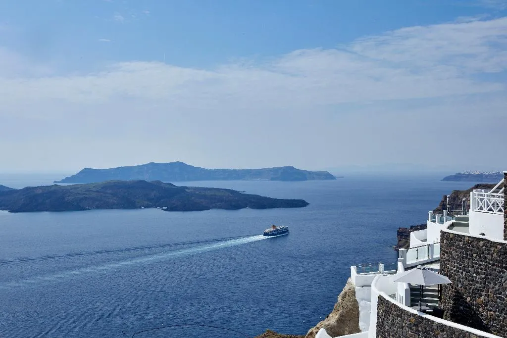 Pool, Petit Palace, Santorini