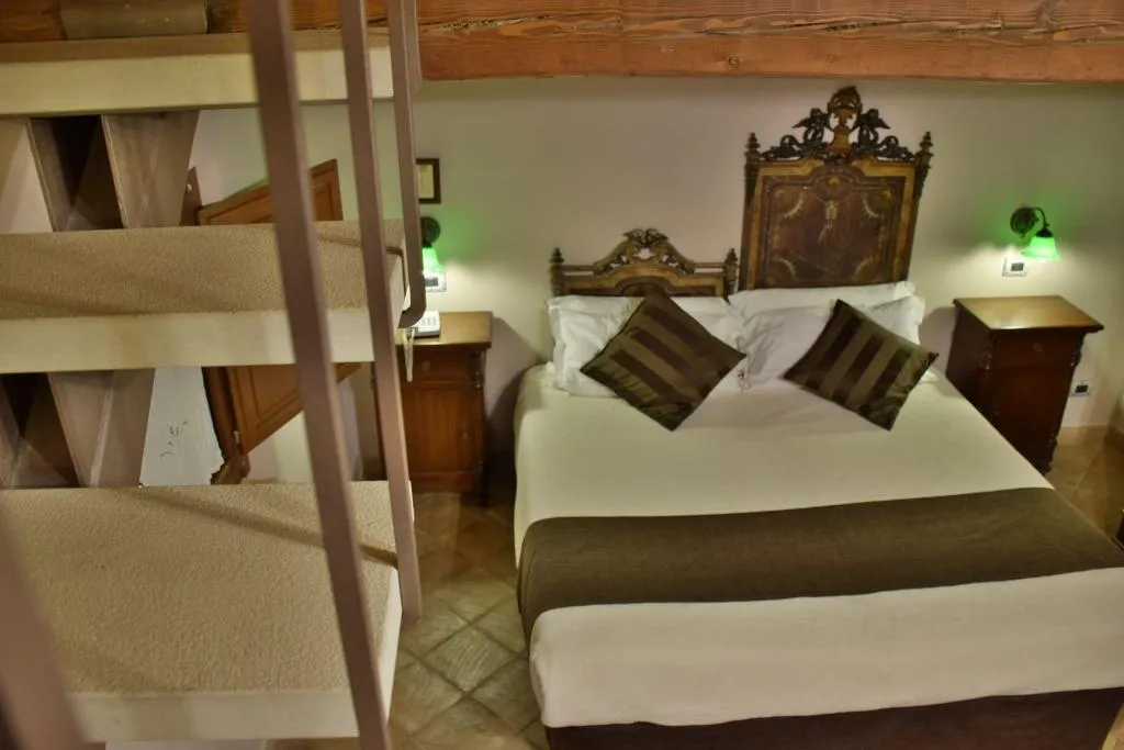 Room, Villa Tasca, Catania