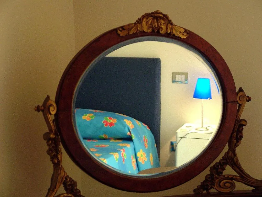 Room, Caracciolo10, Naples