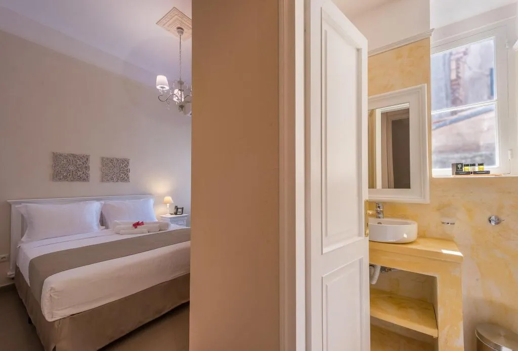 DOUBLE QUEEN SIZE BED Room, Palladian Home, Athens